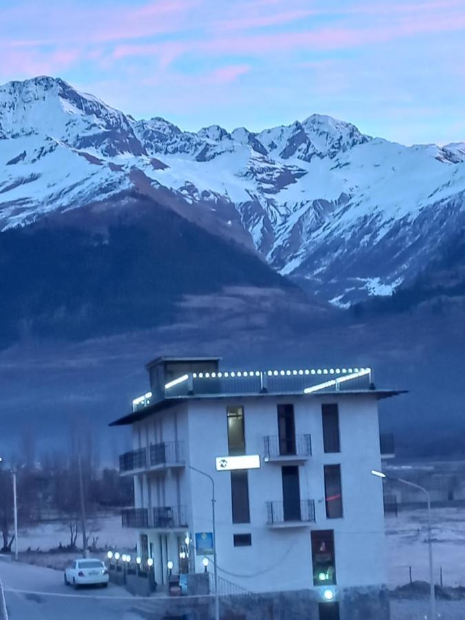 Tetne Qor Guesthouse Mestia Eksteriør billede
