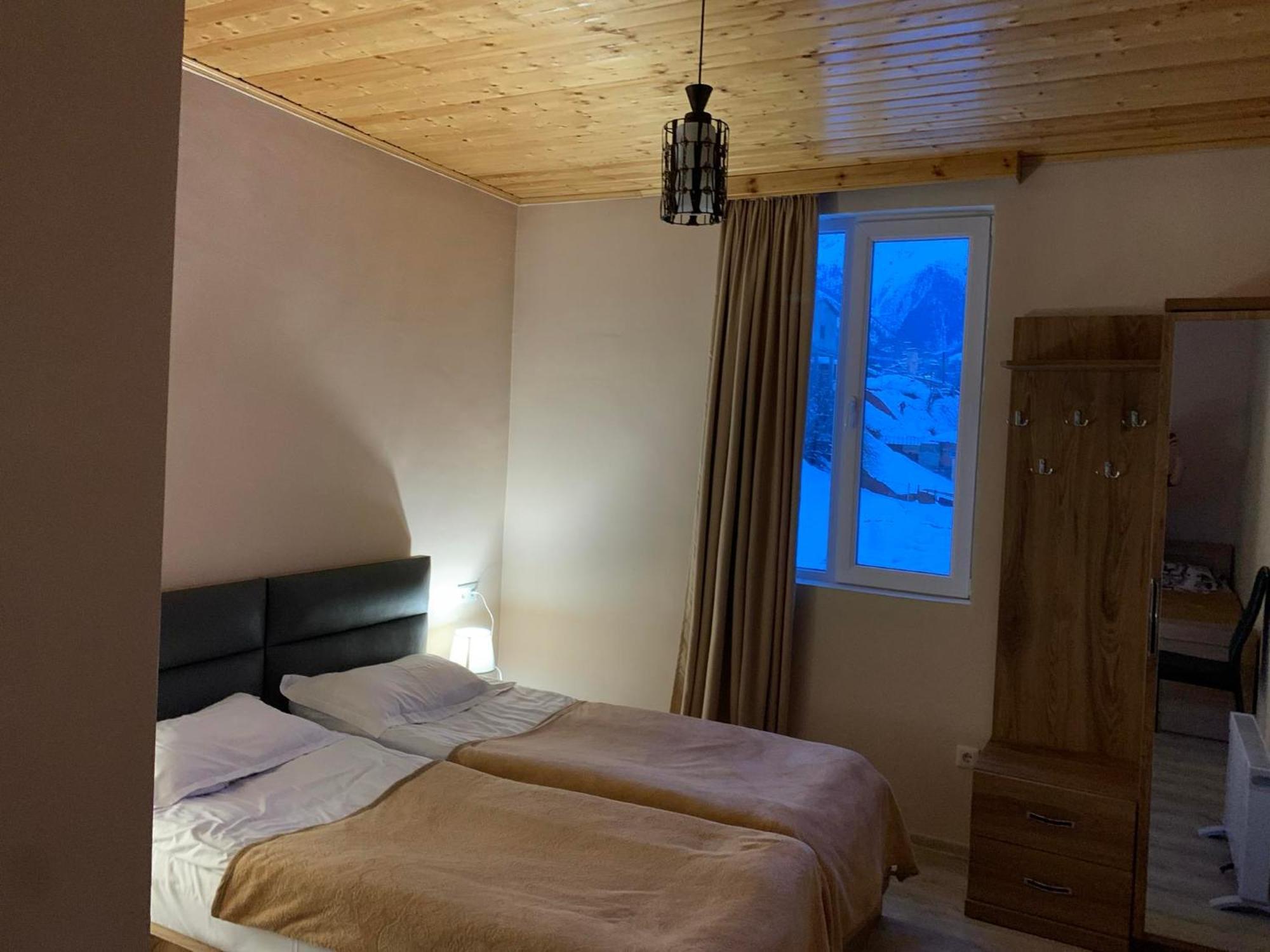 Tetne Qor Guesthouse Mestia Eksteriør billede